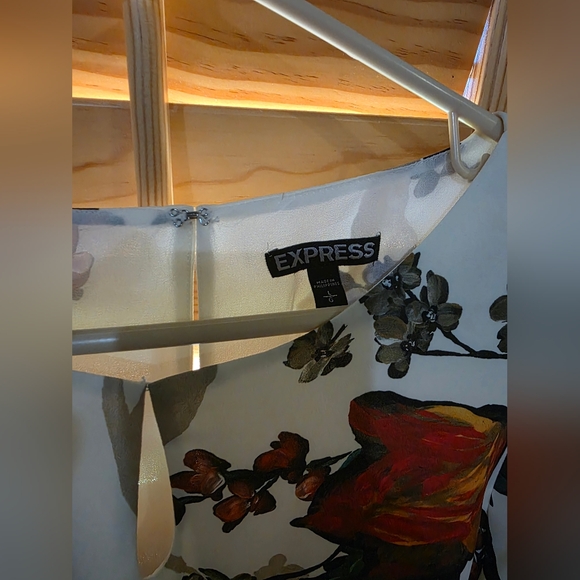 Express White Floral Bell-Sleeve Blouse - Picture 2 of 5